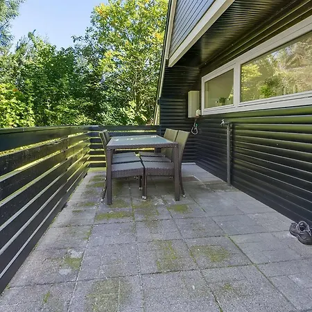 Three-bedroom Holiday In * هالس