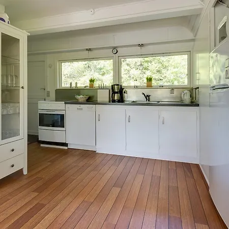 بيت للعطل Three-bedroom Holiday In *