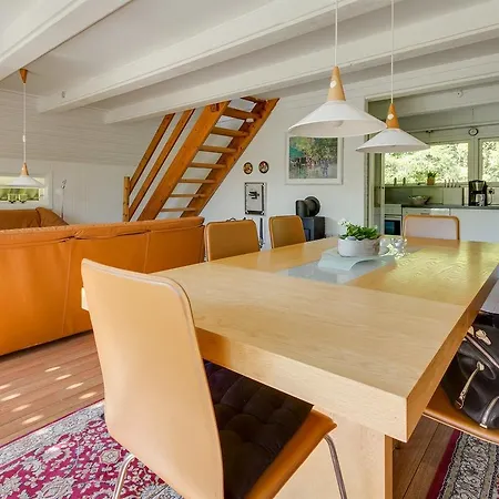 بيت للعطل Three-bedroom Holiday In *